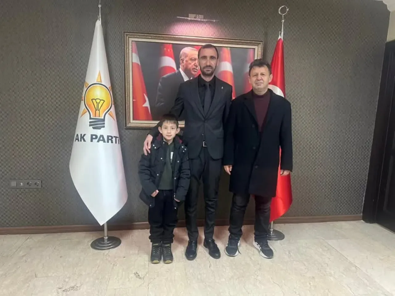 AK Parti Keçiören İlçe Başkanı Kadir Karapınar, Eski Mahalle Başkanını Ziyaret Etti AK Parti Keçiören İlçe Başkanı Kadir Karapınar, Eski Mahalle Başkanını Ziyaret Etti