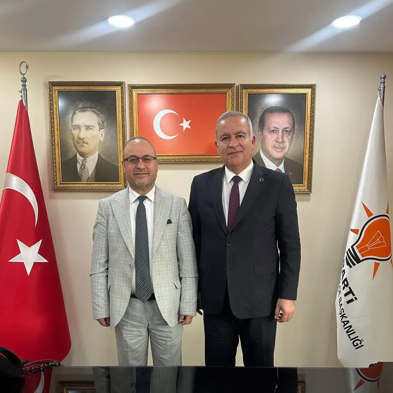 AK Parti Gaziosmanpaşa İlçe Başkanlığı, DUSODER Genel Başkanı Necdet Topçu'yu Ağırladı AK Parti Gaziosmanpaşa İlçe Başkanlığı, DUSODER Genel Başkanı Necdet Topçu'yu Ağırladı