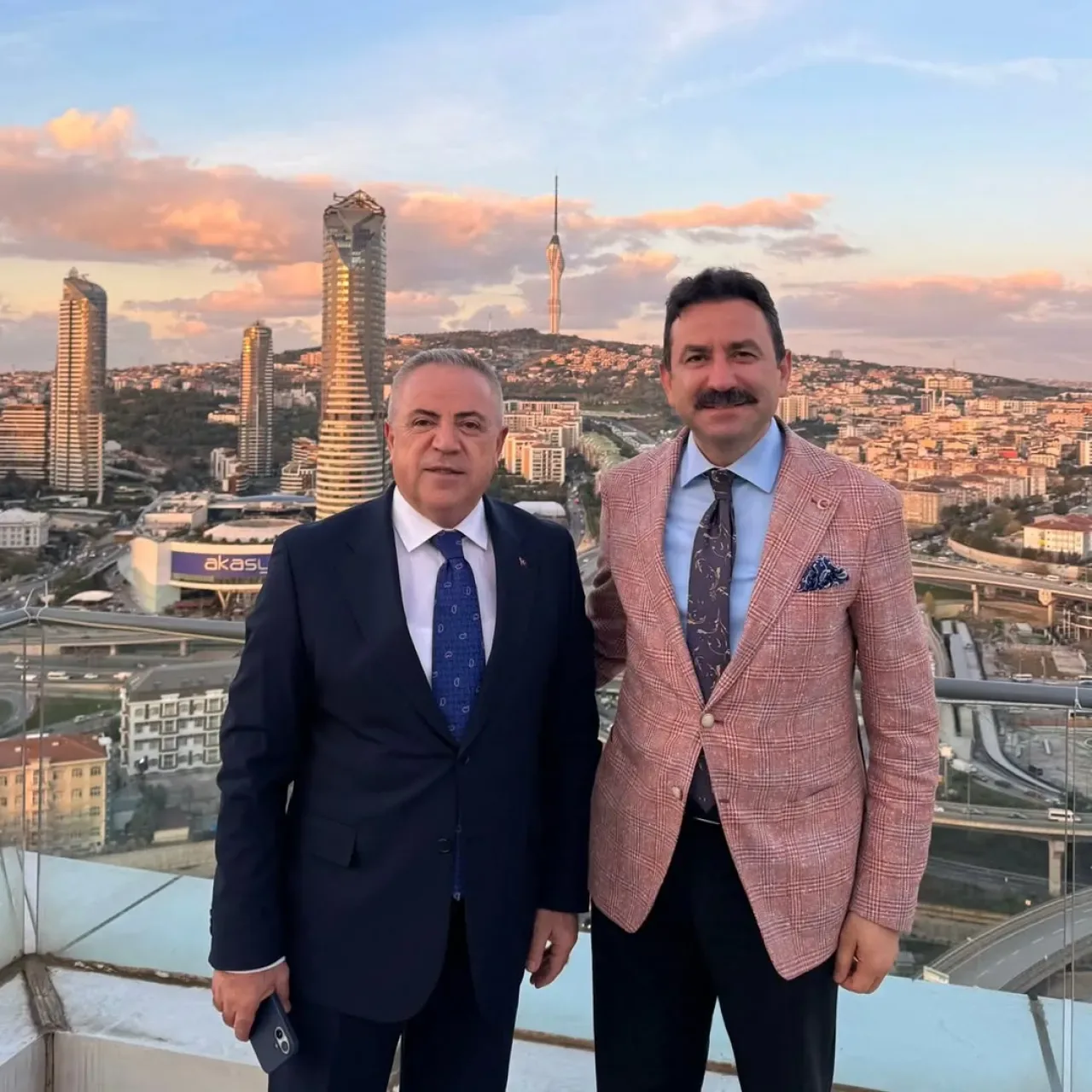 Çekmeköy Kaymakamı Çelik, STK Federasyon Başkanı Temel'i Ziyaret Etti Çekmeköy Kaymakamı Çelik, STK Federasyon Başkanı Temel'i Ziyaret Etti