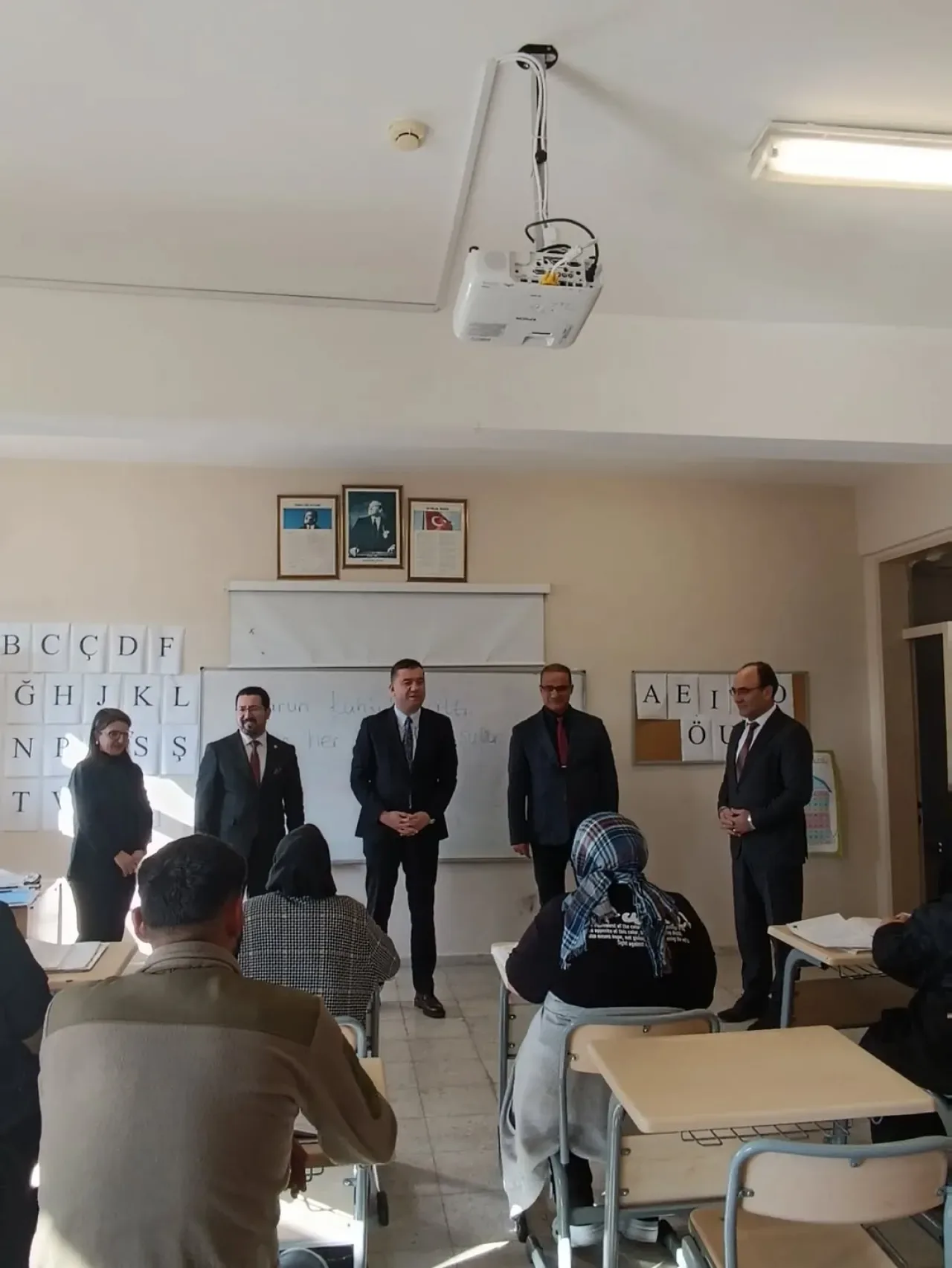 Silivri'de Hayat Boyu Öğrenme ve Okuma Yazma Seferberliği Silivri'de Hayat Boyu Öğrenme ve Okuma Yazma Seferberliği