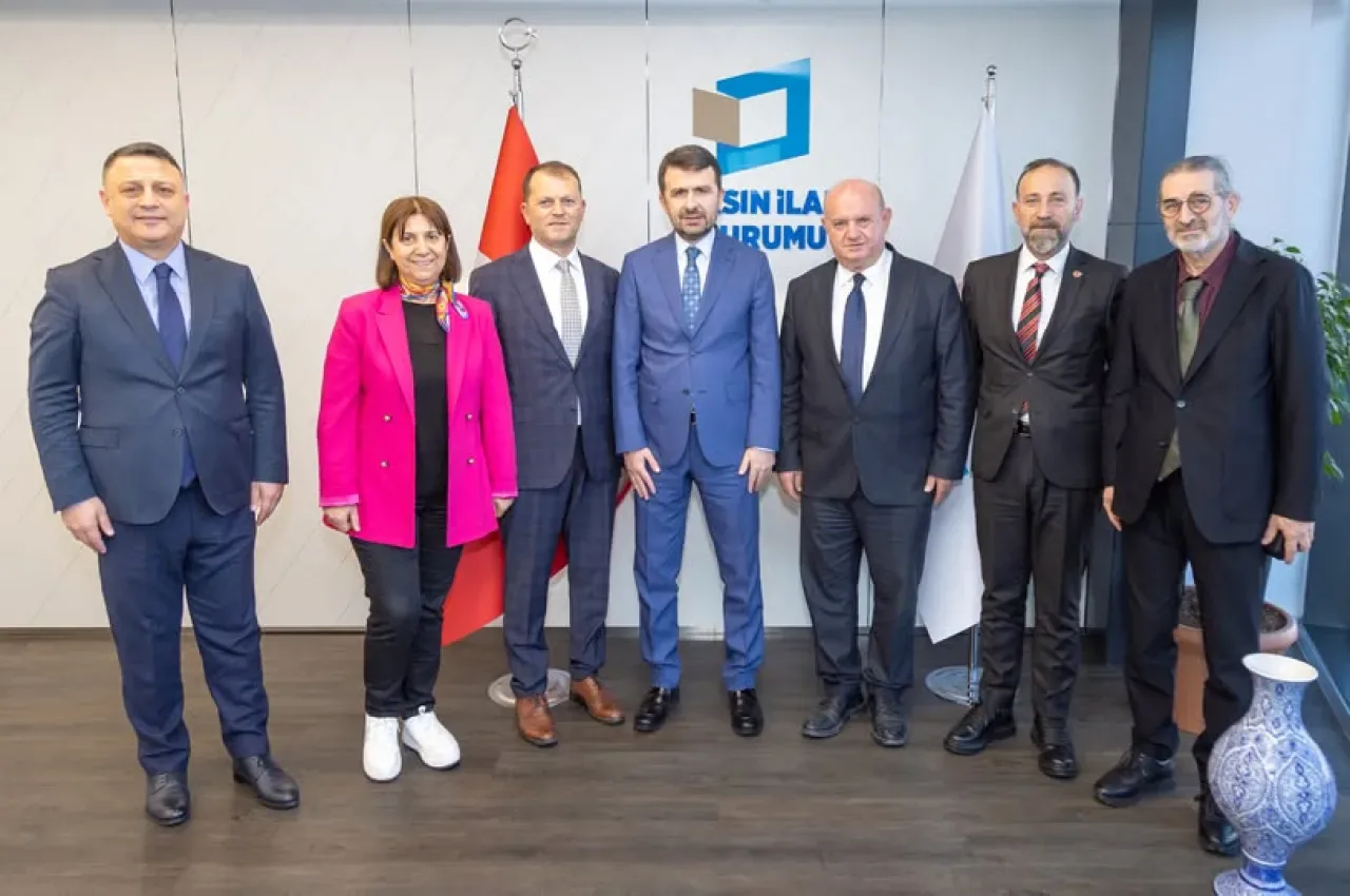 Basın İlan Kurumu ve Çukurova Gazeteciler Cemiyeti'nden Sektör İş Birliği Basın İlan Kurumu ve Çukurova Gazeteciler Cemiyeti'nden Sektör İş Birliği