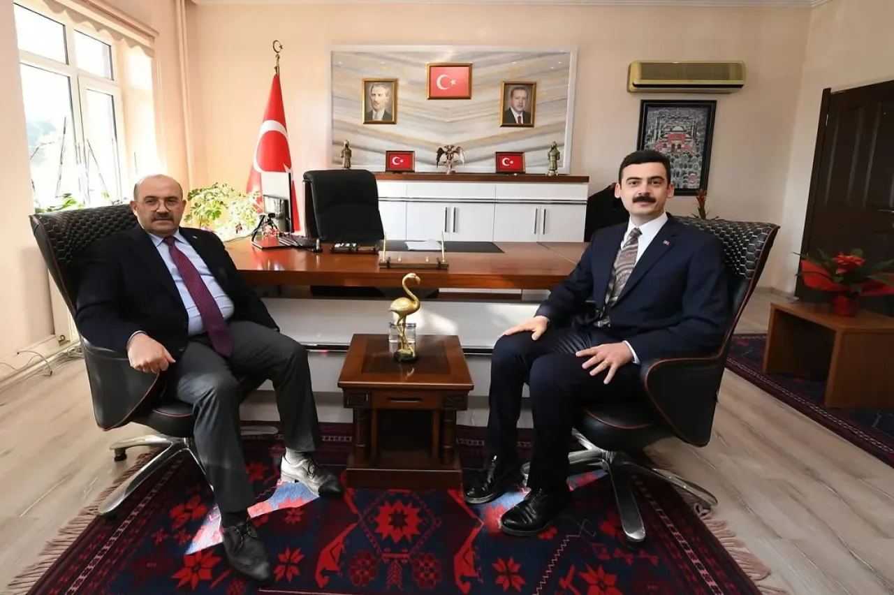 Vali İsmail Ustaoğlu Manyas'ta İncelemelerde Bulundu Vali İsmail Ustaoğlu Manyas'ta İncelemelerde Bulundu