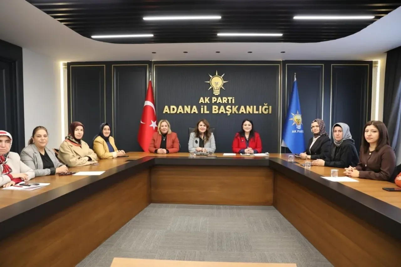 AK Parti Adana Kadın Kolları Haftalık Değerlendirme Toplantısını Gerçekleştirdi AK Parti Adana Kadın Kolları Haftalık Değerlendirme Toplantısını Gerçekleştirdi