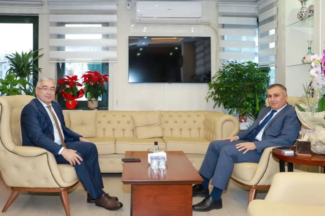 Bursa Aile ve Sosyal Hizmetler İl Müdürü'nden Yeni İl Milli Eğitim Müdürü'ne Tebrik Ziyareti Bursa Aile ve Sosyal Hizmetler İl Müdürü'nden Yeni İl Milli Eğitim Müdürü'ne Tebrik Ziyareti