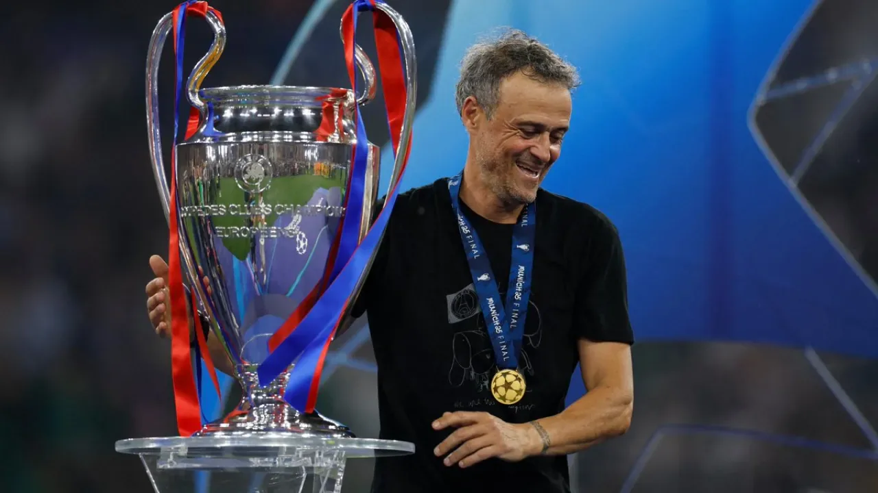 Luis Enrique, 2025 FIFA The Best Yılın Teknik Direktörü Ödülünü Kazandı Luis Enrique, 2025 FIFA The Best Yılın Teknik Direktörü Ödülünü Kazandı