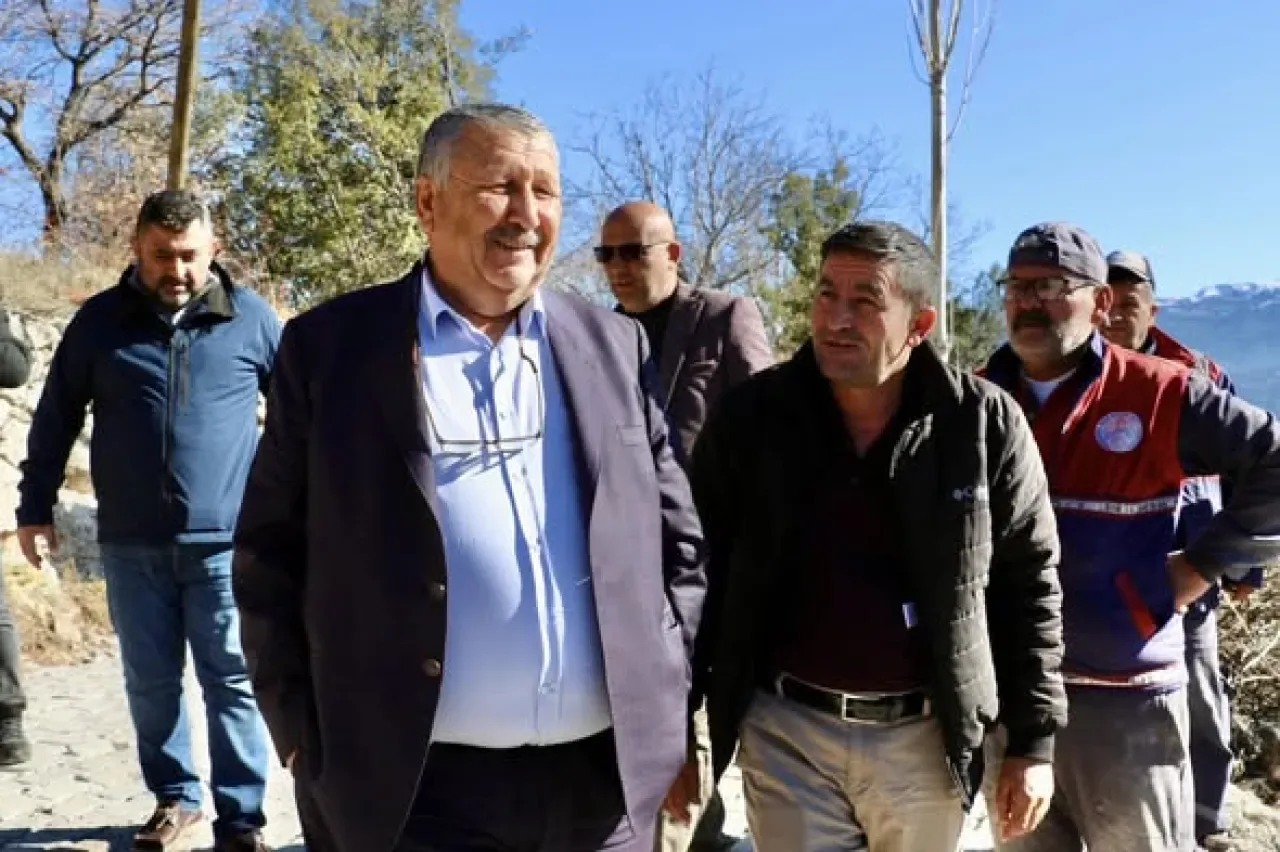 Kaş Belediye Başkanı Erol Demirhan Mahalle Ziyaretlerinde Vatandaşlarla Buluştu Kaş Belediye Başkanı Erol Demirhan Mahalle Ziyaretlerinde Vatandaşlarla Buluştu