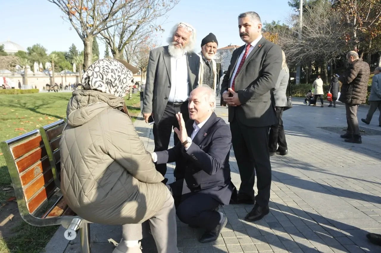 CHP'li Erdem Arcan ve Partililer Gebze'de Esnaf ve Vatandaşlarla Buluştu CHP'li Erdem Arcan ve Partililer Gebze'de Esnaf ve Vatandaşlarla Buluştu