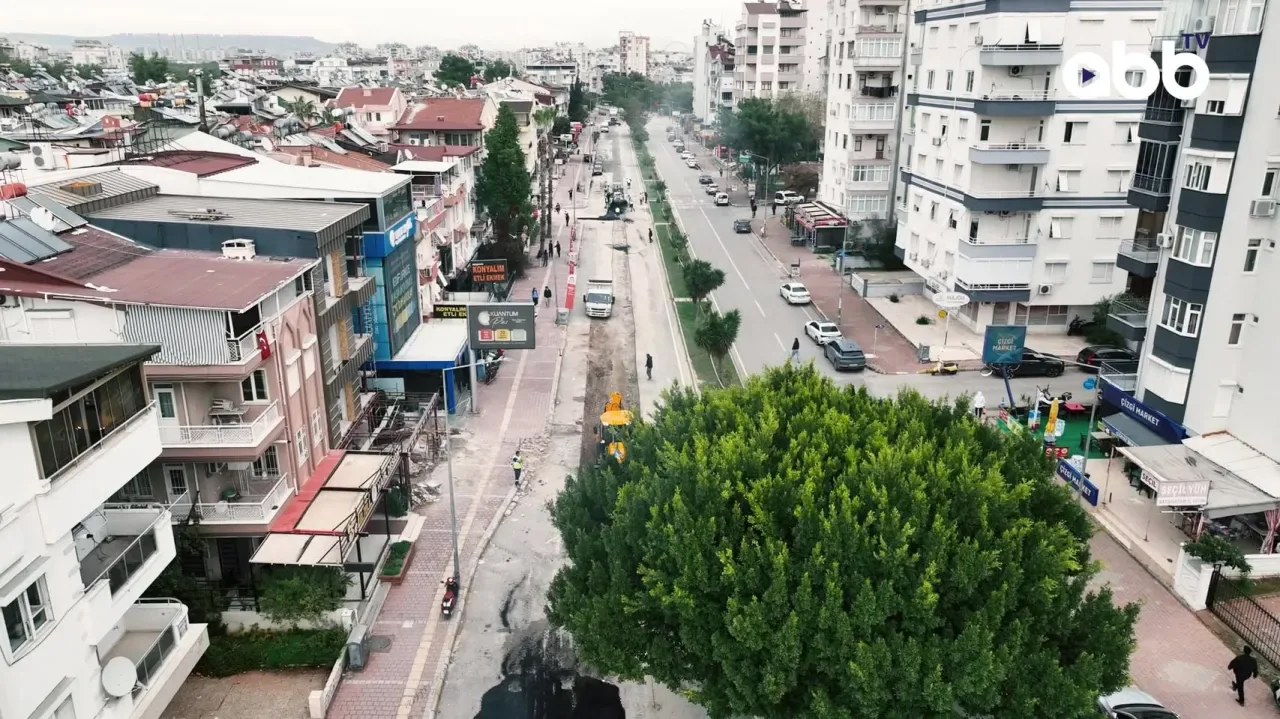 Antalya'da İçme Suyu Çalışmalarının Ardından Asfalt Yenileme Başladı Antalya'da İçme Suyu Çalışmalarının Ardından Asfalt Yenileme Başladı