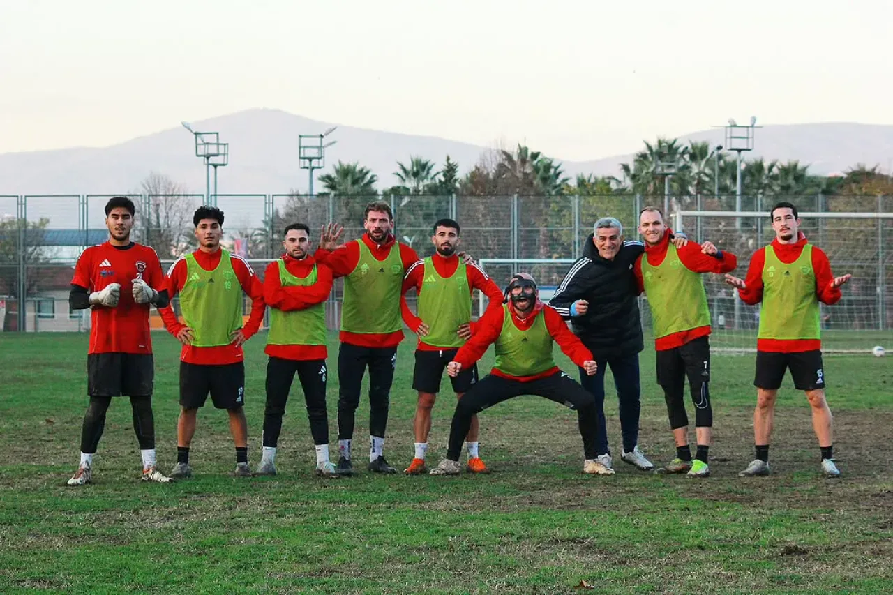 Gölcükspor'da Yeşil Takım Günün Galibi Gölcükspor'da Yeşil Takım Günün Galibi