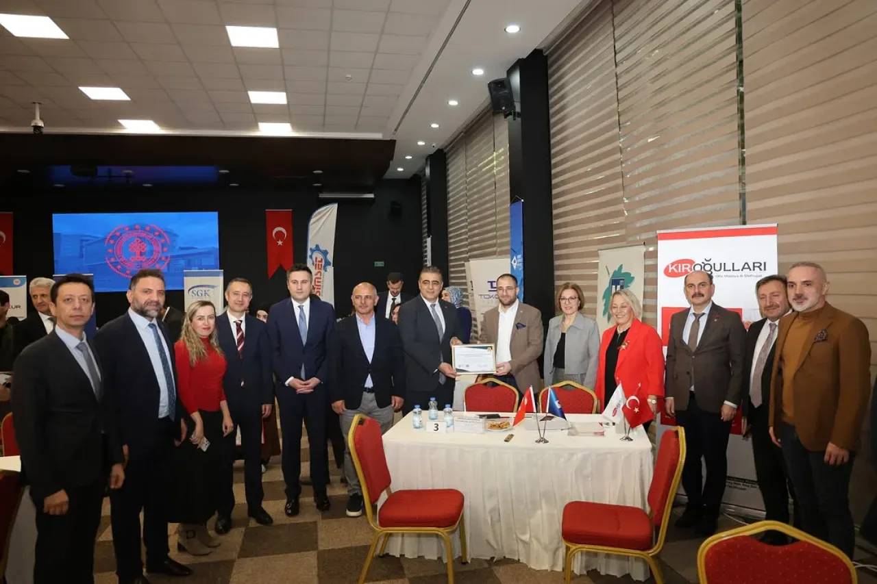 Körfez Ticaret Odası Kariyer Günü'nde Gençler İş Dünyasıyla Buluştu Körfez Ticaret Odası Kariyer Günü'nde Gençler İş Dünyasıyla Buluştu