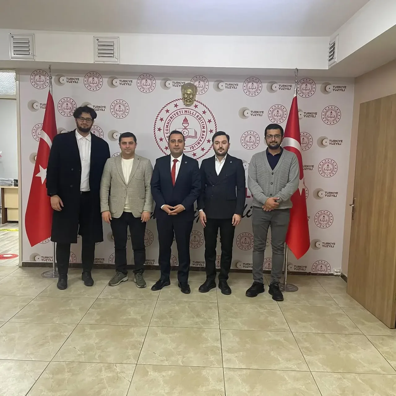 Elmadağ'da Eğitim ve Gençlik İş Birliği: TÜGVA'dan İlçe Milli Eğitim Müdürüne Ziyaret Elmadağ'da Eğitim ve Gençlik İş Birliği: TÜGVA'dan İlçe Milli Eğitim Müdürüne Ziyaret