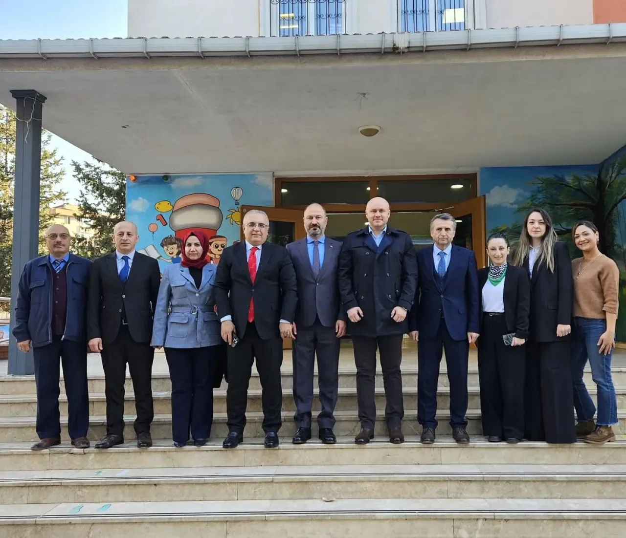 Bahçelievler Kaymakamı Dr. Mehmet Boztepe, Koza İlkokulu'nu Ziyaret Etti Bahçelievler Kaymakamı Dr. Mehmet Boztepe, Koza İlkokulu'nu Ziyaret Etti