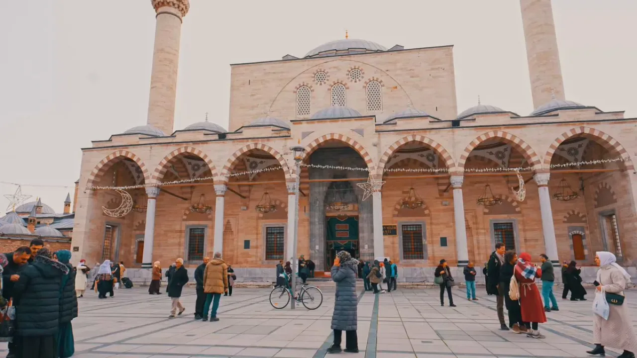 Şeb-i Arus'un 752. Yıldönümünde Konya'da Huzur Vakti Şeb-i Arus'un 752. Yıldönümünde Konya'da Huzur Vakti