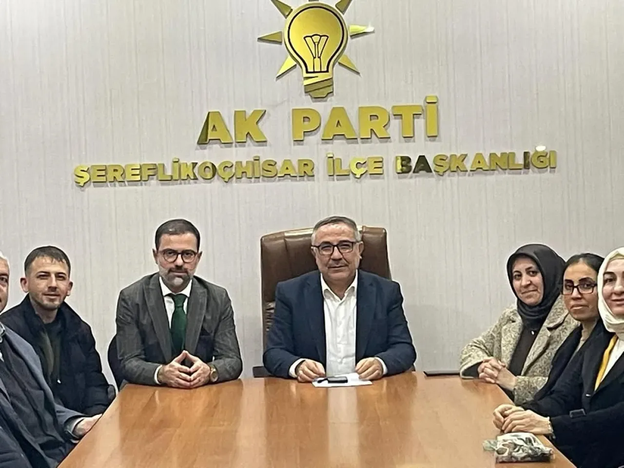 Şereflikoçhisar AK Parti'de Haftalık Yönetim Kurulu Toplantısı Gerçekleştirildi Şereflikoçhisar AK Parti'de Haftalık Yönetim Kurulu Toplantısı Gerçekleştirildi