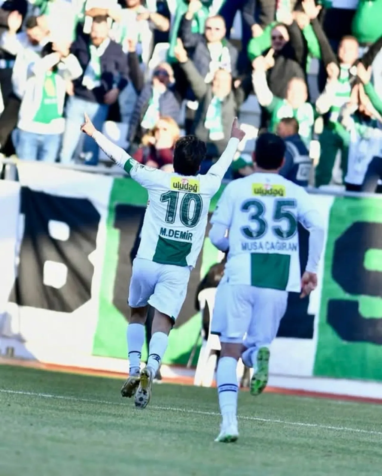 Bursaspor, Somaspor'u Deplasmanda 3-0 Mağlup Etti Bursaspor, Somaspor'u Deplasmanda 3-0 Mağlup Etti