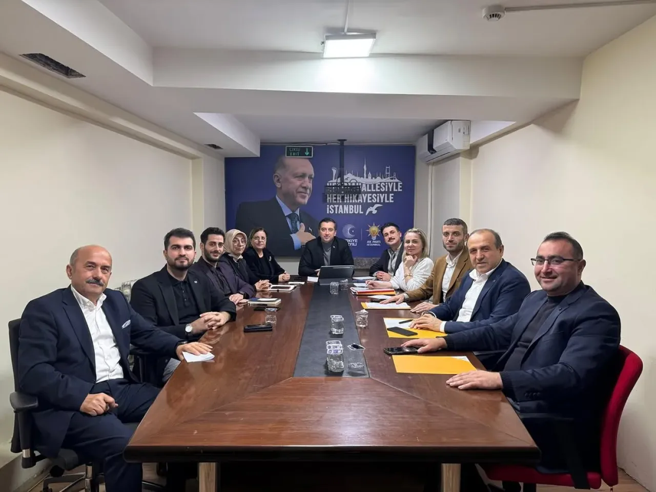 AK Parti Şişli İlçe Yürütme Kurulu, Serkan Polat Başkanlığında Toplantı Gerçekleştirdi AK Parti Şişli İlçe Yürütme Kurulu, Serkan Polat Başkanlığında Toplantı Gerçekleştirdi