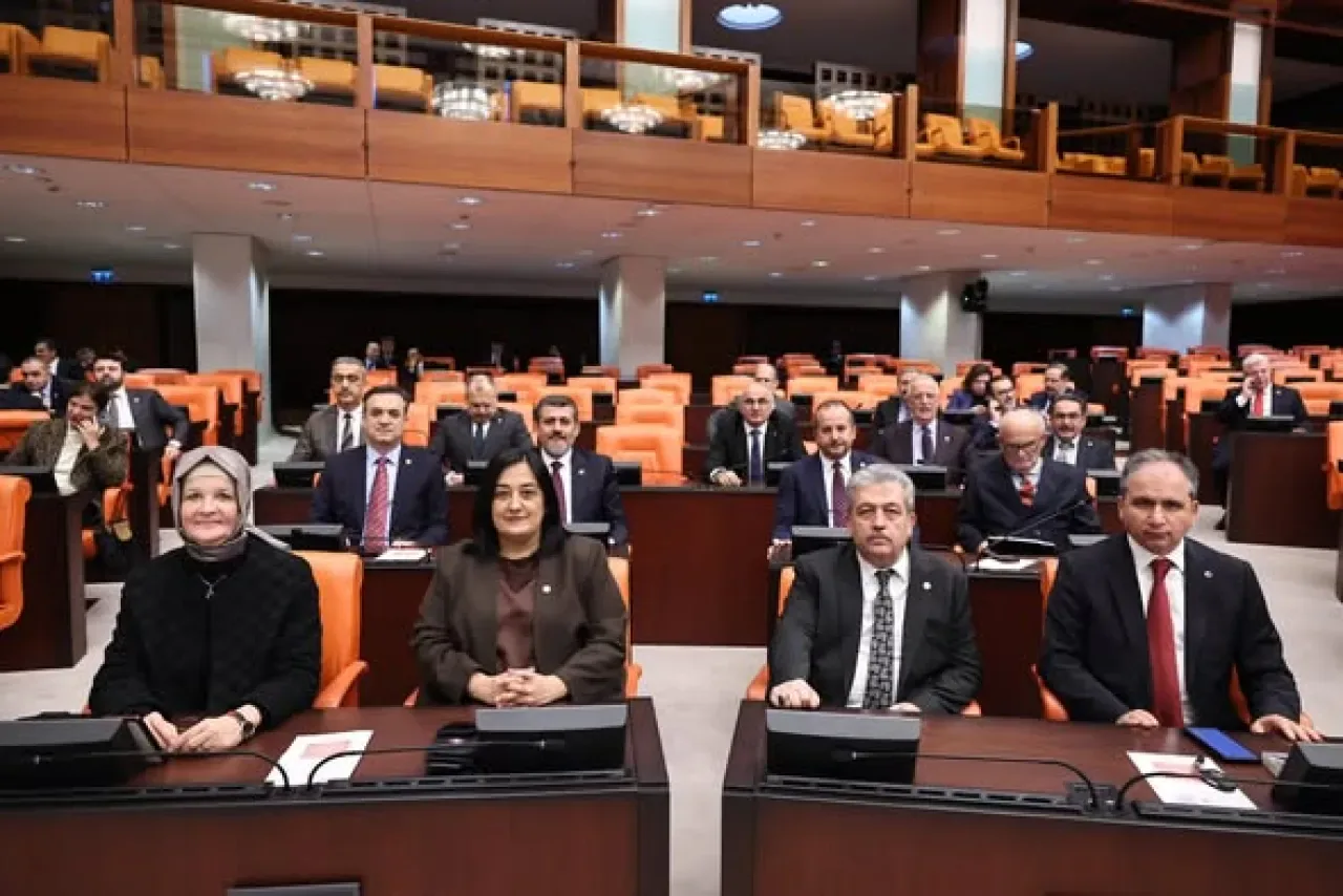 Bursa Milletvekili Emel Gözükara Durmaz, 2026 Yılı Çevre ve Tarım Bütçelerinin Kabulünü Duyurdu Bursa Milletvekili Emel Gözükara Durmaz, 2026 Yılı Çevre ve Tarım Bütçelerinin Kabulünü Duyurdu