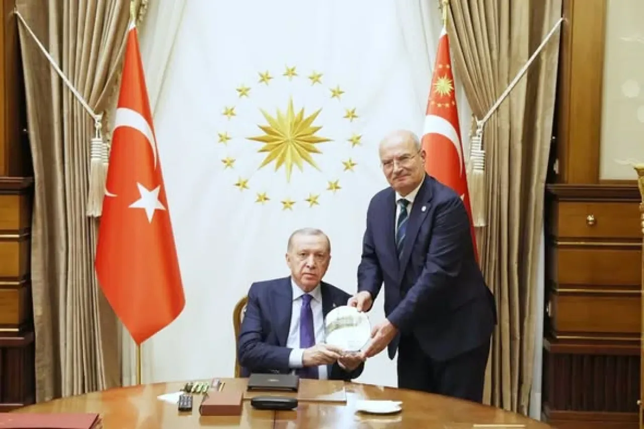 Cumhurbaşkanı Erdoğan, Ankara'nın Ticaret ve Sanayi Temsilcilerini Kabul Etti Cumhurbaşkanı Erdoğan, Ankara'nın Ticaret ve Sanayi Temsilcilerini Kabul Etti