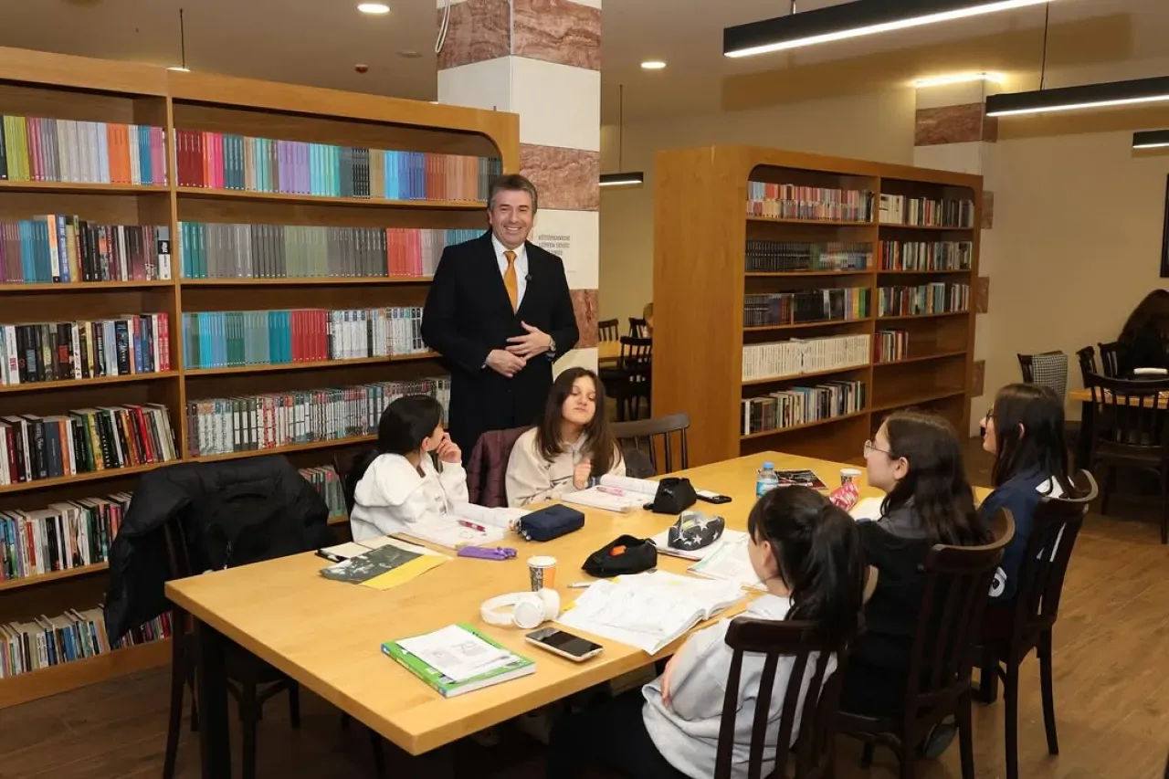 Çatalca Belediyesi'nden Öğrencilere Özel "Ödev İstasyonu" Çatalca Belediyesi'nden Öğrencilere Özel "Ödev İstasyonu"