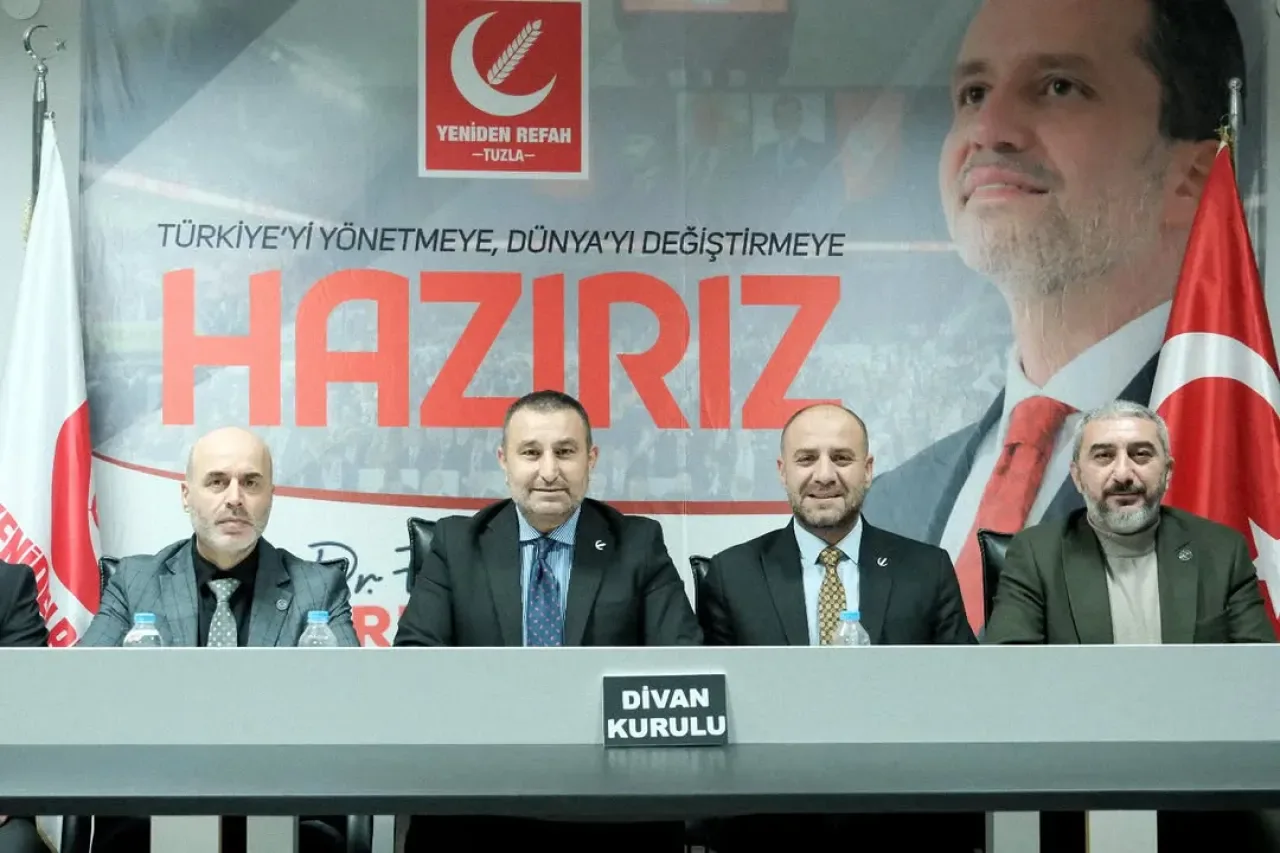 Yeniden Refah Partisi'nden Tuzla'da Seçim Hazırlığı Ziyareti Yeniden Refah Partisi'nden Tuzla'da Seçim Hazırlığı Ziyareti