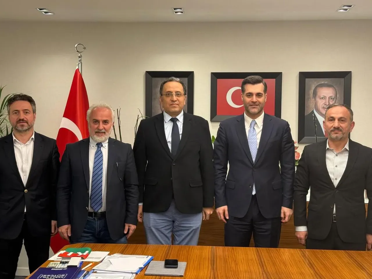 AK Parti Üsküdar İlçe Başkanı Taha Sarıcaoğlu'na Hayırlı Olsun Ziyareti AK Parti Üsküdar İlçe Başkanı Taha Sarıcaoğlu'na Hayırlı Olsun Ziyareti