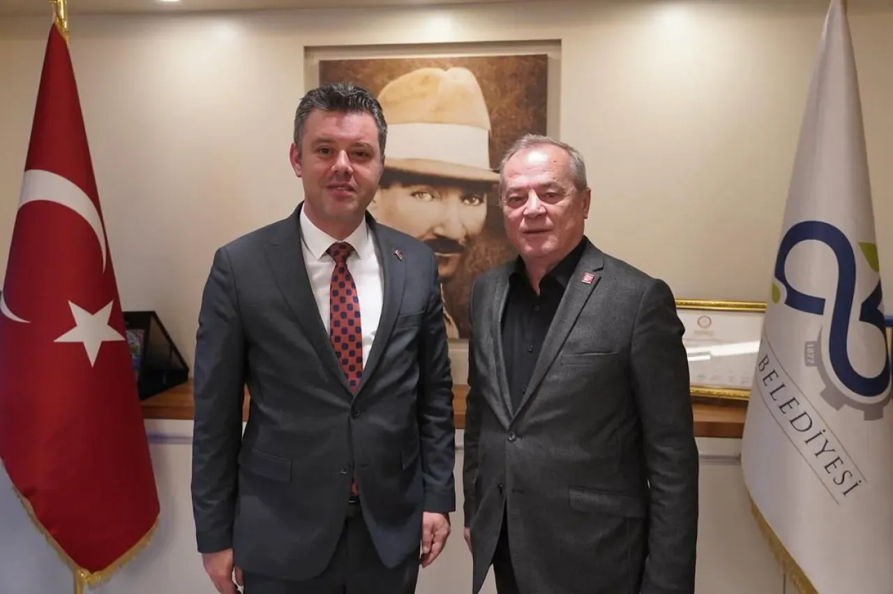 CHP'li Ahmet Sarıkurt ve Beylikdüzü Ekibi, Çorlu'da Yerel Yönetim Dayanışması CHP'li Ahmet Sarıkurt ve Beylikdüzü Ekibi, Çorlu'da Yerel Yönetim Dayanışması