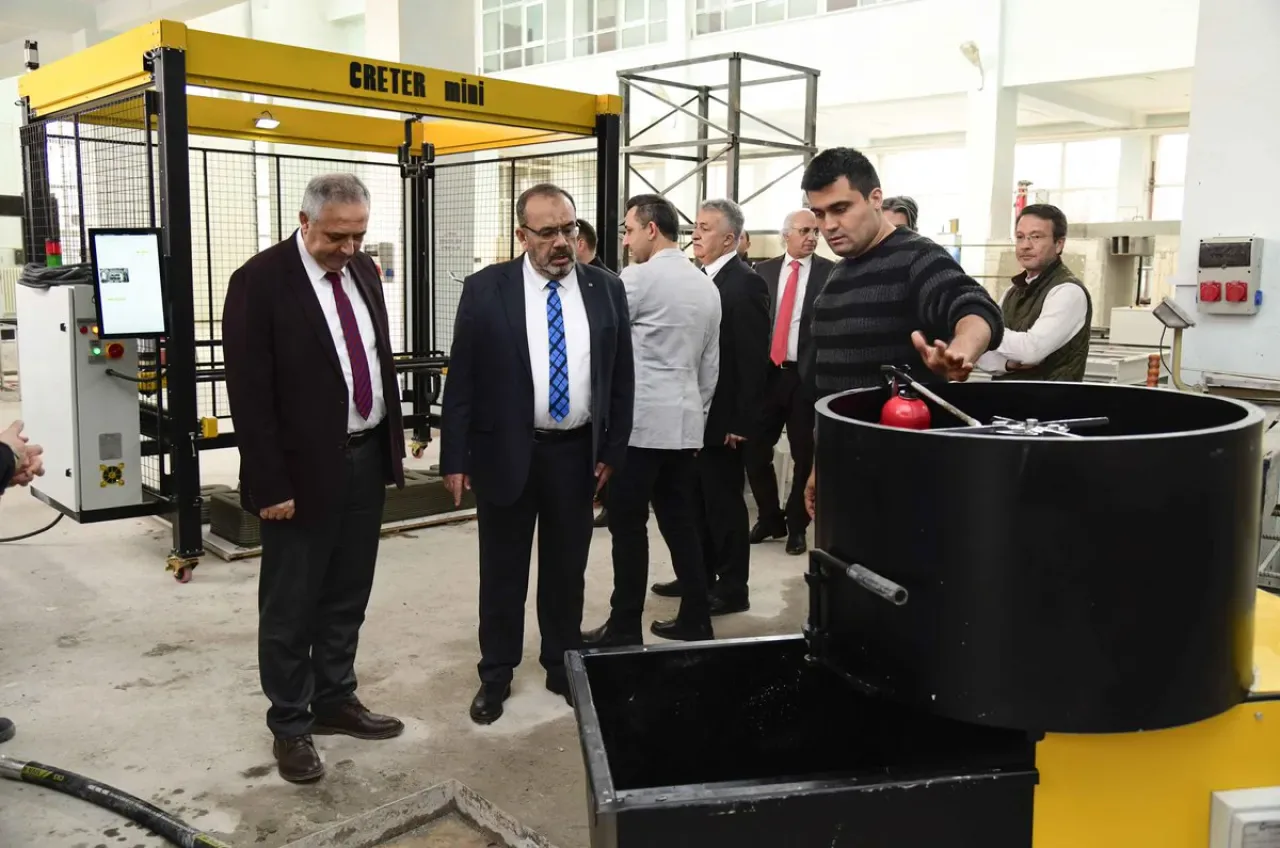 Konya Teknik Üniversitesi'ne 3B Robotik Beton İmalat Altyapısı Kuruldu Konya Teknik Üniversitesi'ne 3B Robotik Beton İmalat Altyapısı Kuruldu