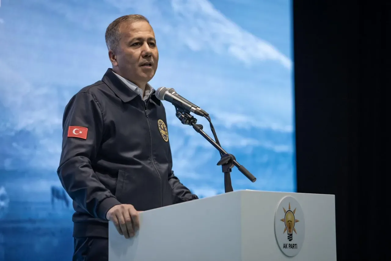 İçişleri Bakanı Yerlikaya: 2025'te 2 Bin 63 Terör Şüphelisi Tutuklandı İçişleri Bakanı Yerlikaya: 2025'te 2 Bin 63 Terör Şüphelisi Tutuklandı