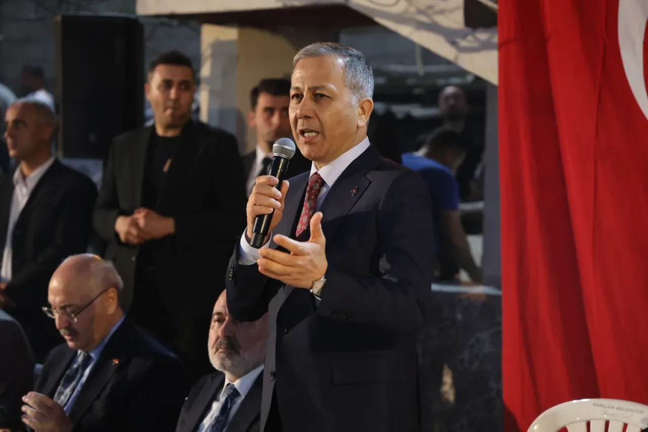 İçişleri Bakanı Yerlikaya: Uyuşturucu Karanlığı Tüm İnsanlığı Hedef Alıyor İçişleri Bakanı Yerlikaya: Uyuşturucu Karanlığı Tüm İnsanlığı Hedef Alıyor