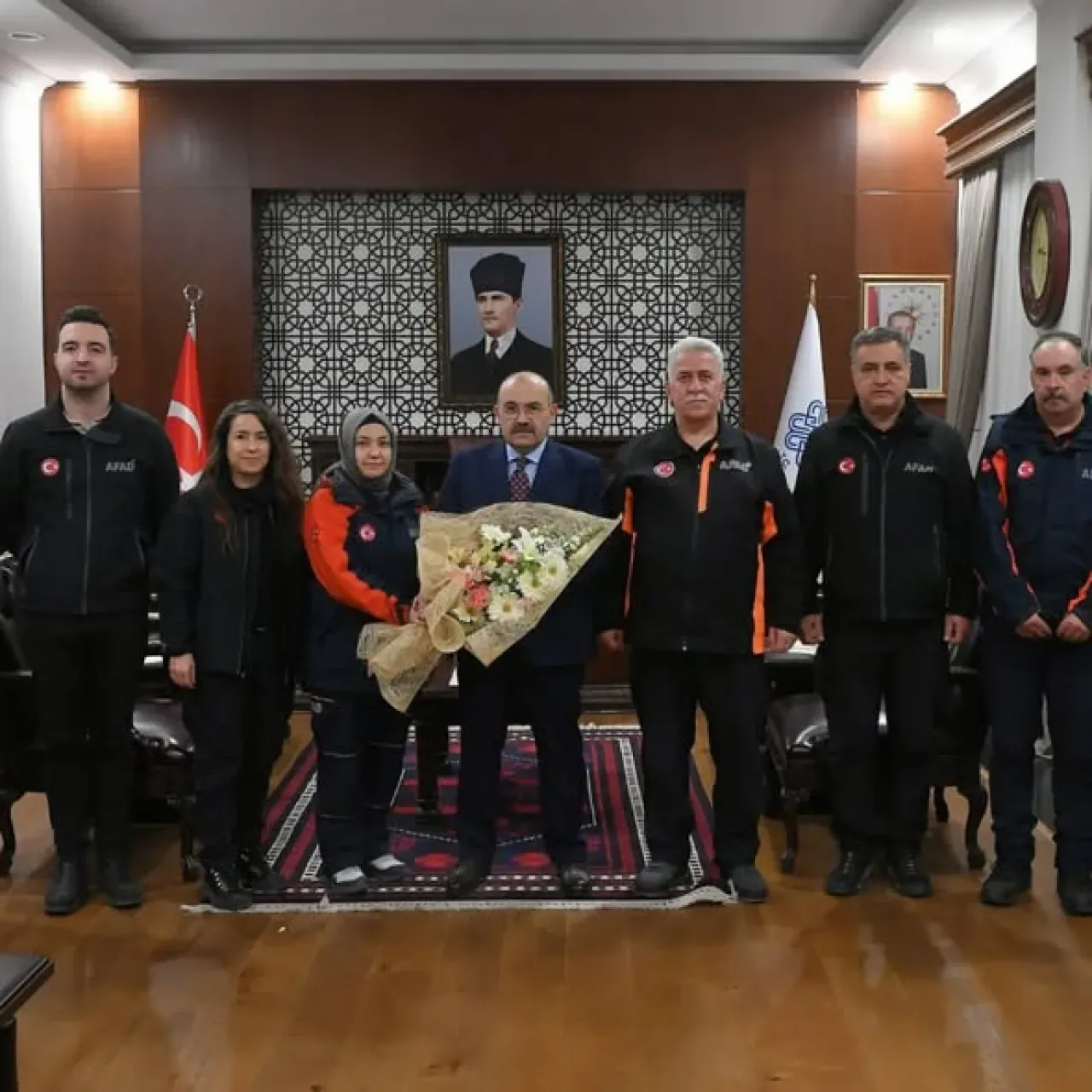 Balıkesir AFAD İl Müdürü, Vali İsmail Ustaoğlu'nu Ziyaret Etti Balıkesir AFAD İl Müdürü, Vali İsmail Ustaoğlu'nu Ziyaret Etti