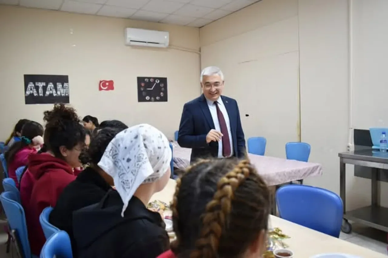 Bursa Aile ve Sosyal Hizmetler İl Müdürü Çocuk Evleri'nde İnceleme Yaptı Bursa Aile ve Sosyal Hizmetler İl Müdürü Çocuk Evleri'nde İnceleme Yaptı