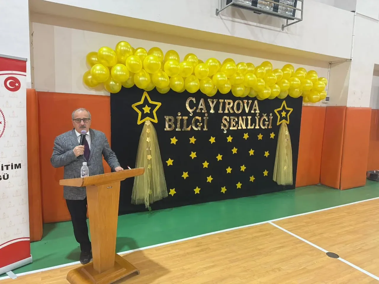Çayırova'da Bilgi Şenliği Coşkusu: Öğrenciler Yarıştı Çayırova'da Bilgi Şenliği Coşkusu: Öğrenciler Yarıştı