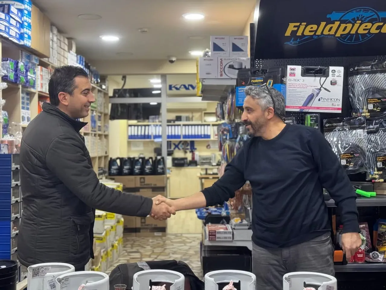 AK Parti Şişli İlçe Başkanı Serkan Polat, Esnaf Ziyaretlerine Başladı AK Parti Şişli İlçe Başkanı Serkan Polat, Esnaf Ziyaretlerine Başladı