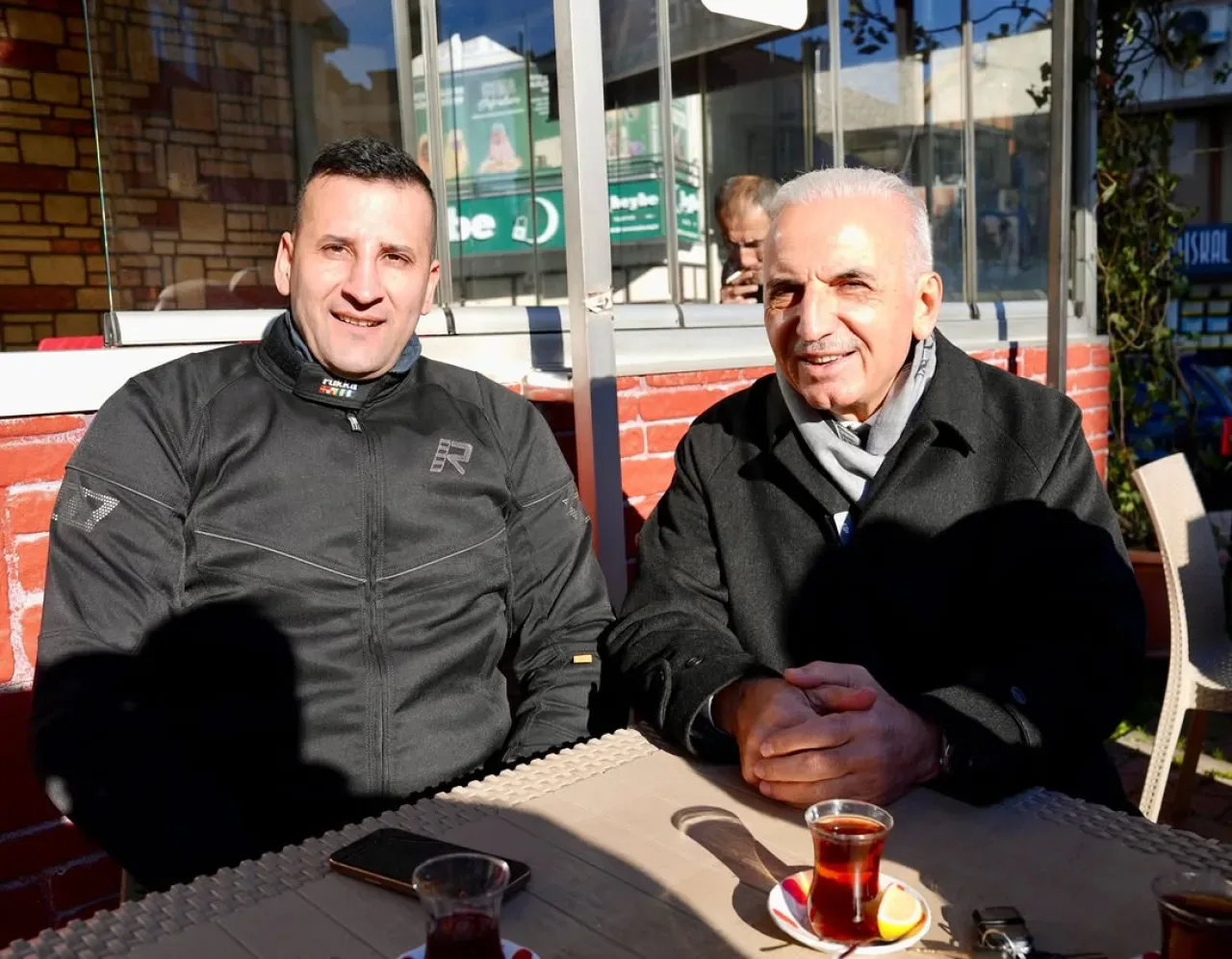 İstanbul Ümraniye Belediye Başkanı İsmet Yıldırım, Yamanevler Mahallesi'nde Esnaf Ziyaretinde Bulundu İstanbul Ümraniye Belediye Başkanı İsmet Yıldırım, Yamanevler Mahallesi'nde Esnaf Ziyaretinde Bulundu