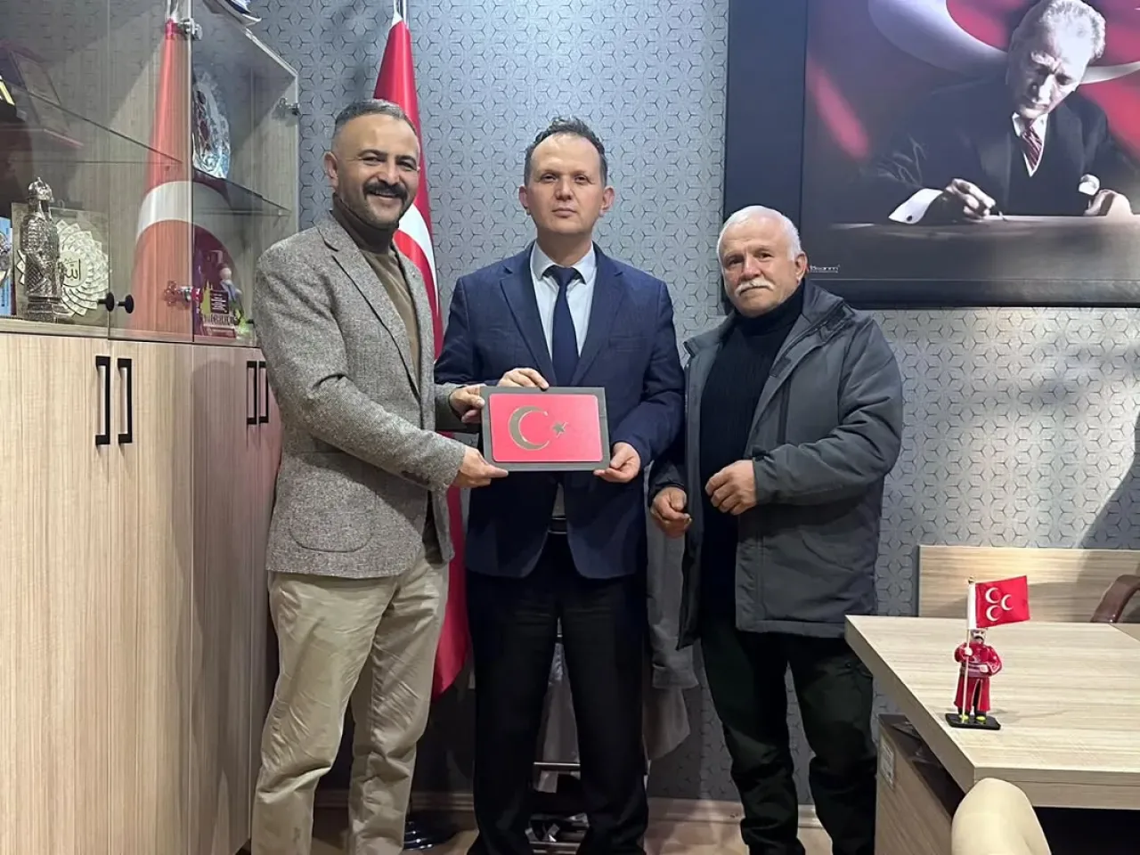 Kızılcahamam'da MHP'den "Derdiniz Derdimizdir" Ziyareti Kızılcahamam'da MHP'den "Derdiniz Derdimizdir" Ziyareti