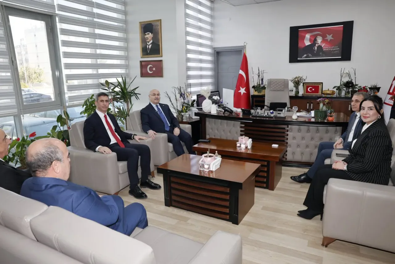 Adana Valisi, 112 Acil Çağrı Merkezi ve İl Müdürlüklerinde İncelemelerde Bulundu Adana Valisi, 112 Acil Çağrı Merkezi ve İl Müdürlüklerinde İncelemelerde Bulundu