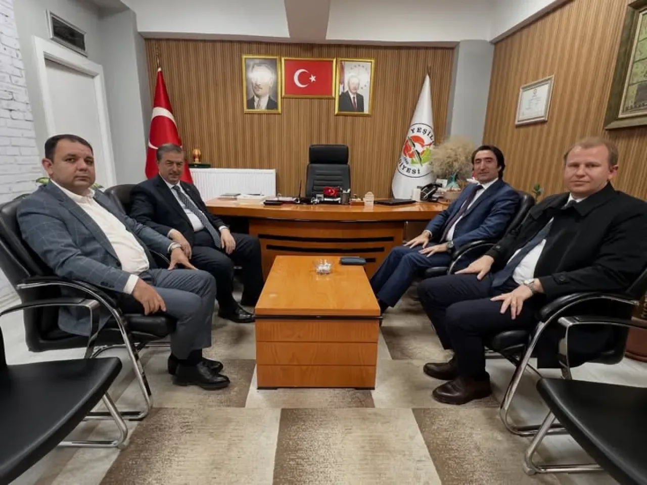 Yeşil Hisar Belediyesi'ne Üç İlçe Kaymakamından Ziyaret Yeşil Hisar Belediyesi'ne Üç İlçe Kaymakamından Ziyaret