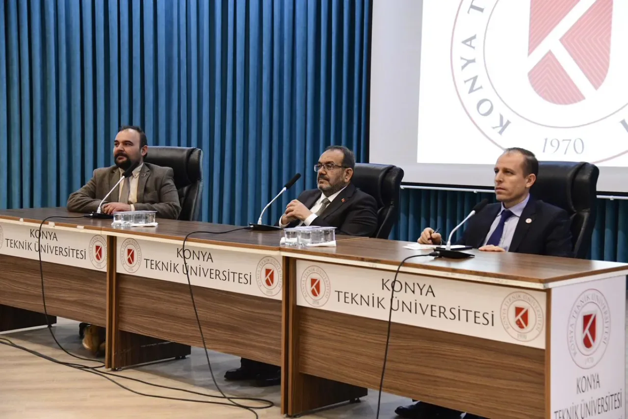 Konya Teknik Üniversitesi'nde Öğrenci Buluşması: Sorular Yanıtlandı Konya Teknik Üniversitesi'nde Öğrenci Buluşması: Sorular Yanıtlandı