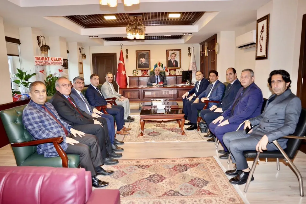 Seyhan İlçe Milli Eğitim Müdürü Murat Çelik, İl Müdürü Mehmet Nurettin Aras'ı Ziyaret Etti Seyhan İlçe Milli Eğitim Müdürü Murat Çelik, İl Müdürü Mehmet Nurettin Aras'ı Ziyaret Etti