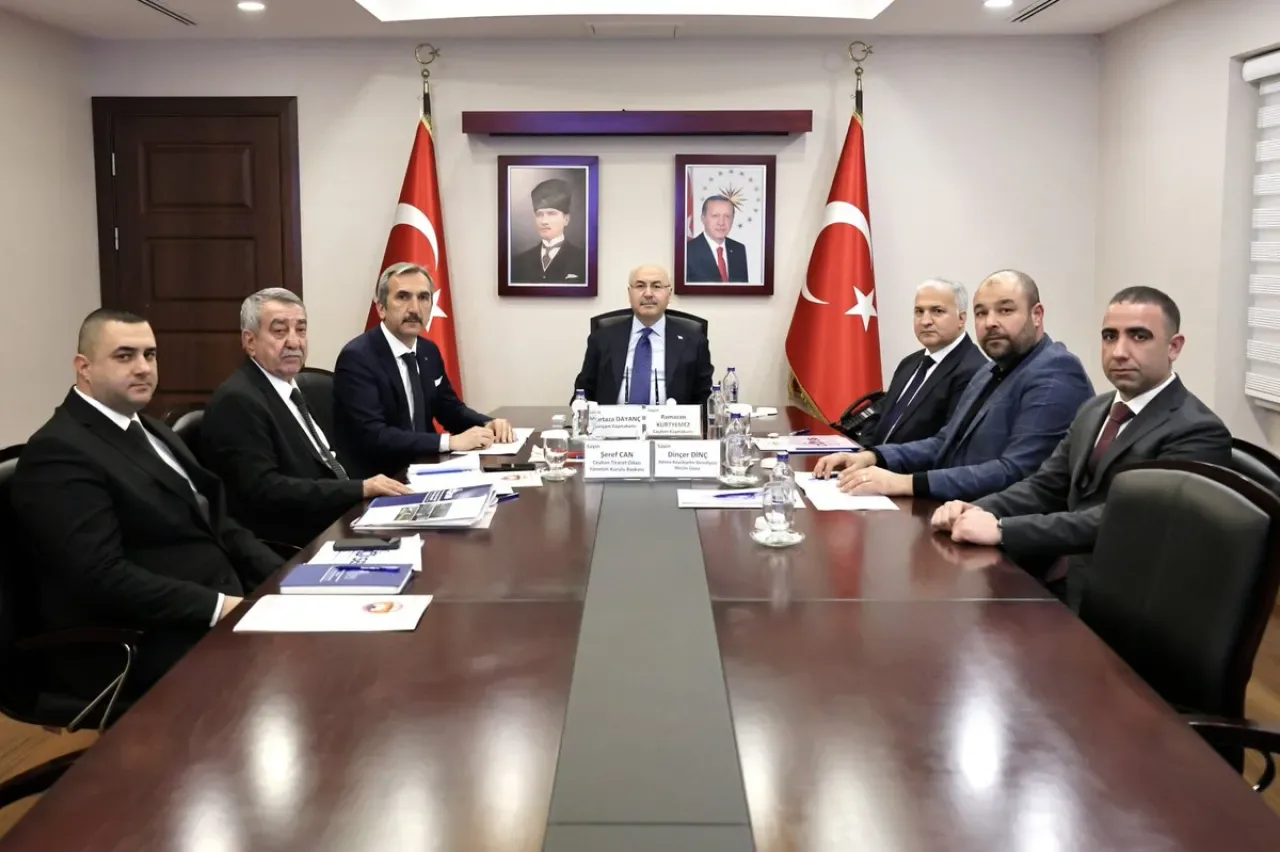 Ceyhan OSB'de Alt Yapı ve Proje Değerlendirme Toplantısı Yapıldı Ceyhan OSB'de Alt Yapı ve Proje Değerlendirme Toplantısı Yapıldı