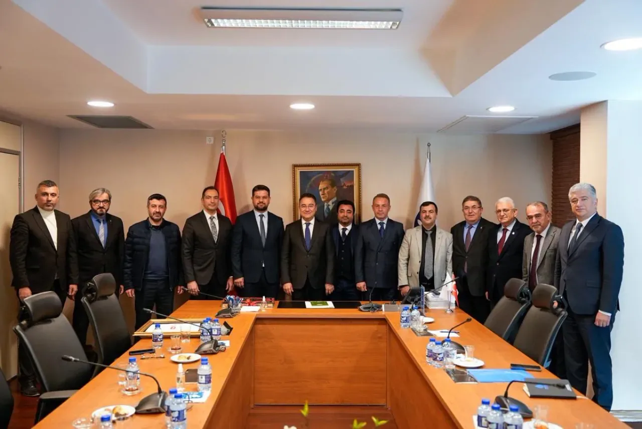 DEVA Partisi Adana Milletvekili Kısacık, DAİMFED Heyetini Ağırladı DEVA Partisi Adana Milletvekili Kısacık, DAİMFED Heyetini Ağırladı