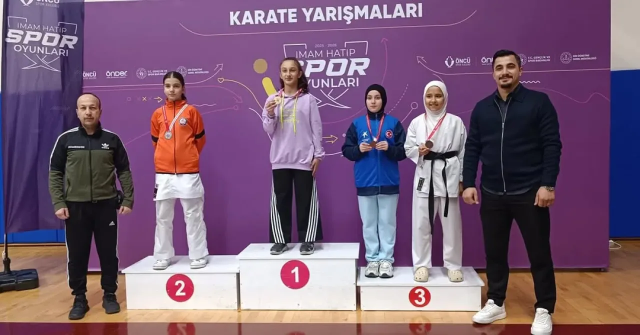 Büyükçekmece İmam Hatip Ortaokulu Öğrencisi Meryem Rüveyda Taşyar İstanbul Karate Şampiyonu Oldu Büyükçekmece İmam Hatip Ortaokulu Öğrencisi Meryem Rüveyda Taşyar İstanbul Karate Şampiyonu Oldu