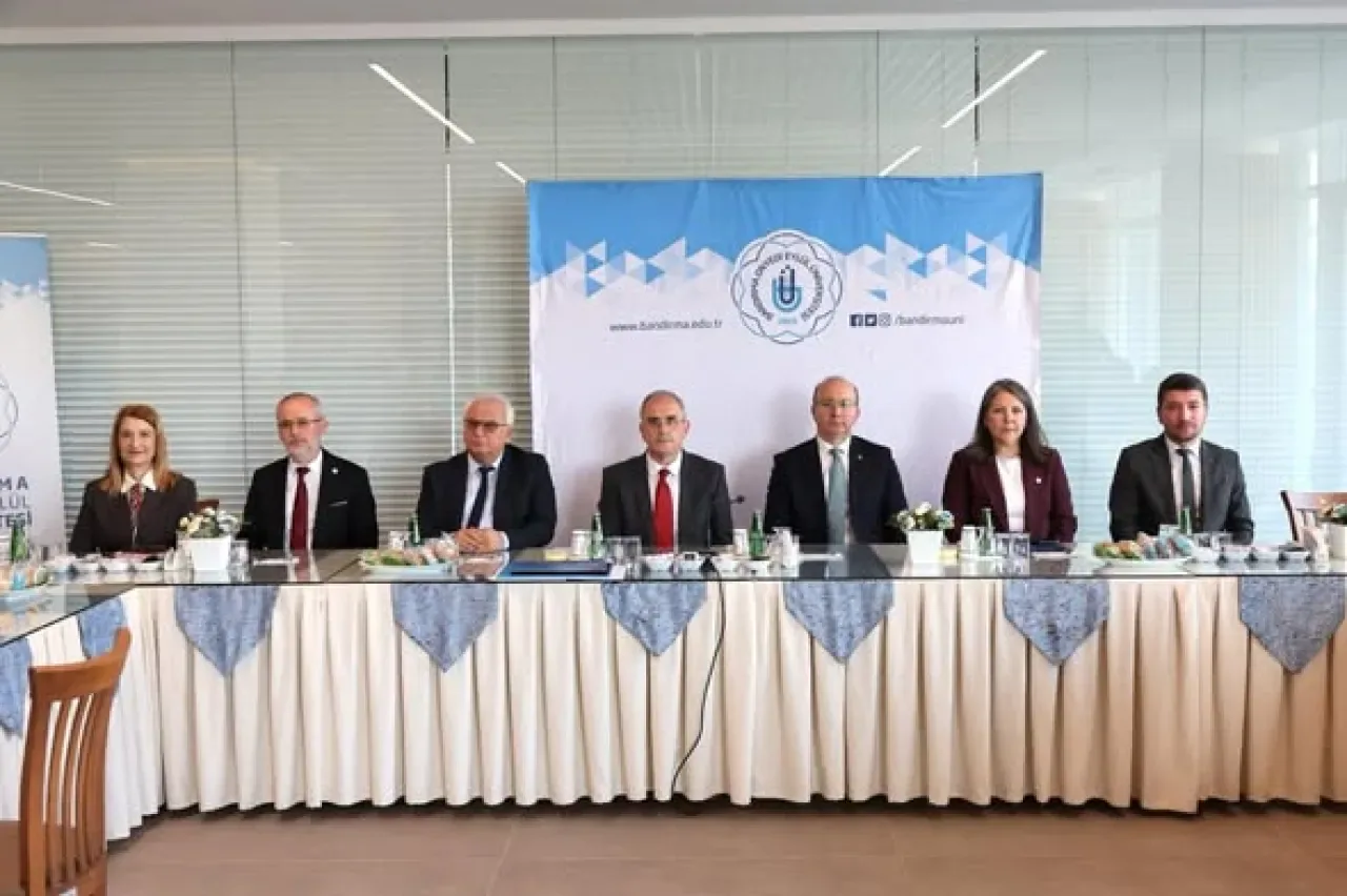 Bandırma 17 Eylül Üniversitesi'nden Kamuoyuna Önemli Açıklamalar Bandırma 17 Eylül Üniversitesi'nden Kamuoyuna Önemli Açıklamalar
