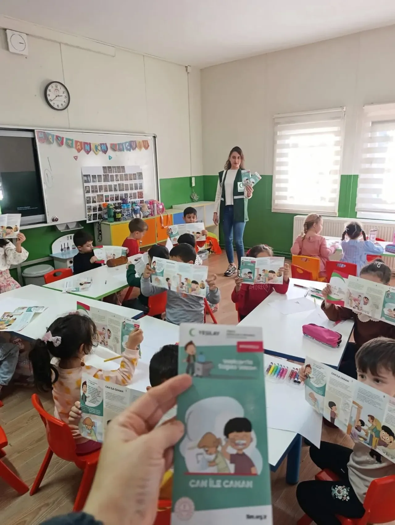 Eyyüpsultan'da Minik Öğrenciler Yeşilcan ile Sağlıklı Yaşamı Öğrendi Eyyüpsultan'da Minik Öğrenciler Yeşilcan ile Sağlıklı Yaşamı Öğrendi