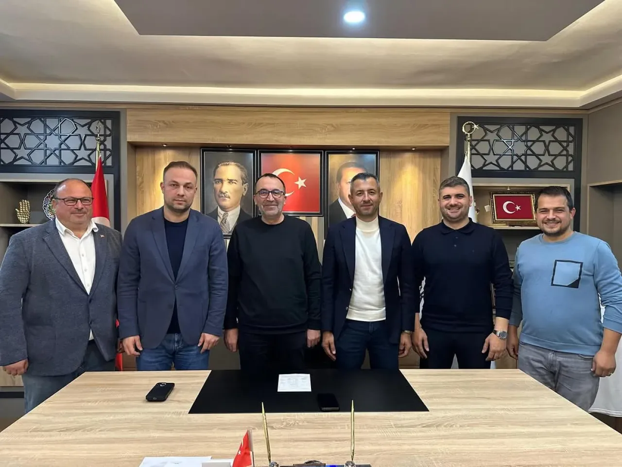 AK Parti Serik İlçe Başkanlığı'na Yeni Üye AK Parti Serik İlçe Başkanlığı'na Yeni Üye