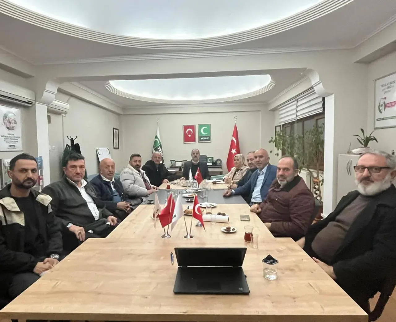 Güngören Yeşilay Şubesi Yılın Son Yönetim Kurulu Toplantısını Gerçekleştirdi Güngören Yeşilay Şubesi Yılın Son Yönetim Kurulu Toplantısını Gerçekleştirdi