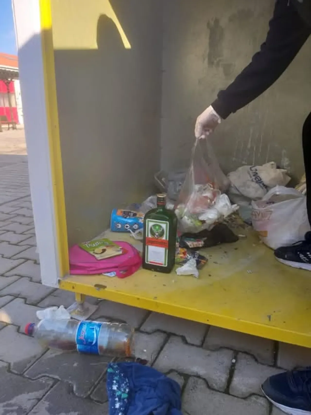 Akseki'de Giysi Kumbaraları Yanlış Kullanıma Uğradı Akseki'de Giysi Kumbaraları Yanlış Kullanıma Uğradı