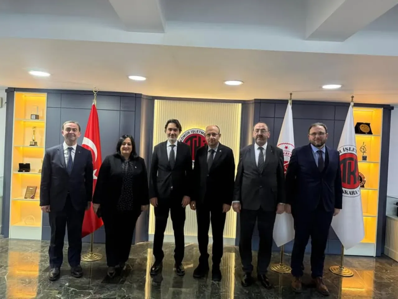 AK Parti Bursa Milletvekili Emel Gözükara Durmaz, TKİ Yetkilileri ile Görüştü AK Parti Bursa Milletvekili Emel Gözükara Durmaz, TKİ Yetkilileri ile Görüştü