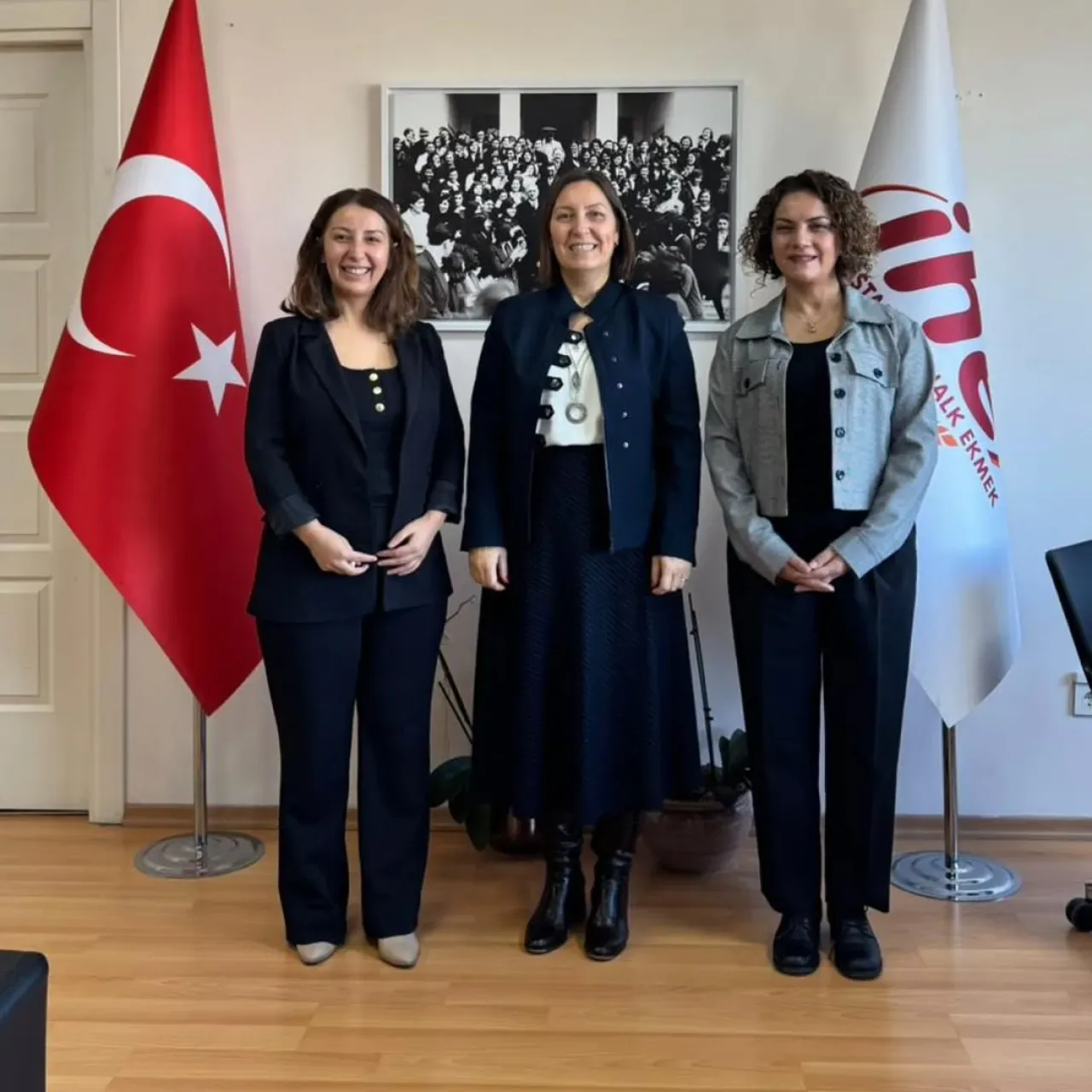CHP'li Meclis Üyesi Ebru Demir, Halk Ekmek Genel Müdürü'nü Ziyaret Etti CHP'li Meclis Üyesi Ebru Demir, Halk Ekmek Genel Müdürü'nü Ziyaret Etti