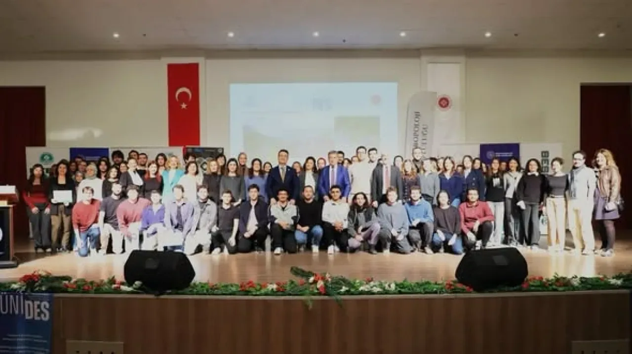 İYTE'de ÜNİDES Programı Sertifika Töreni Gerçekleştirildi İYTE'de ÜNİDES Programı Sertifika Töreni Gerçekleştirildi